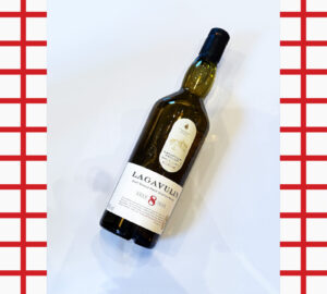 Bottle of Lagavulin 8 on a white background with a border of English flags.